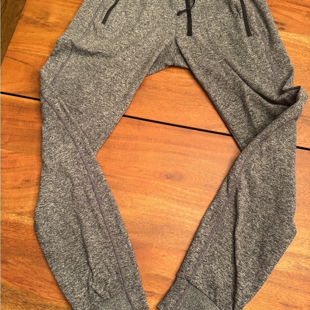 Ladies Zella Heathered Gray Joggers. XS. Excellent condition.